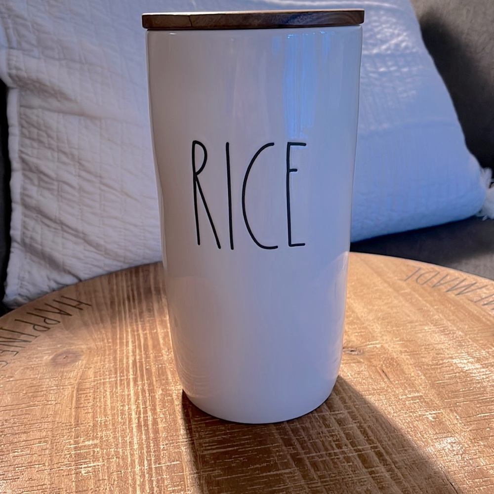 🇺🇸 Rae Dunn Rice Cellar with Wooden Lid